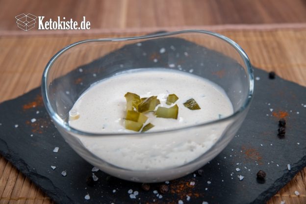 Würziges Keto Salatdressing ähnlich dem Thousand Island Dressing ...